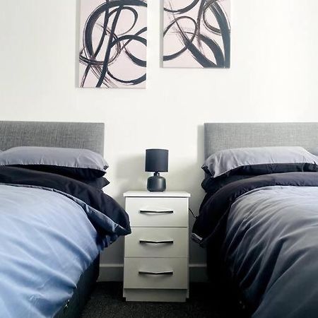 دربي #2Bs 1 Bed Serviced Apartment المظهر الخارجي الصورة