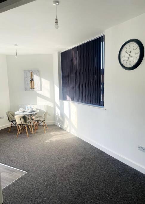 دربي #2Bs 1 Bed Serviced Apartment المظهر الخارجي الصورة